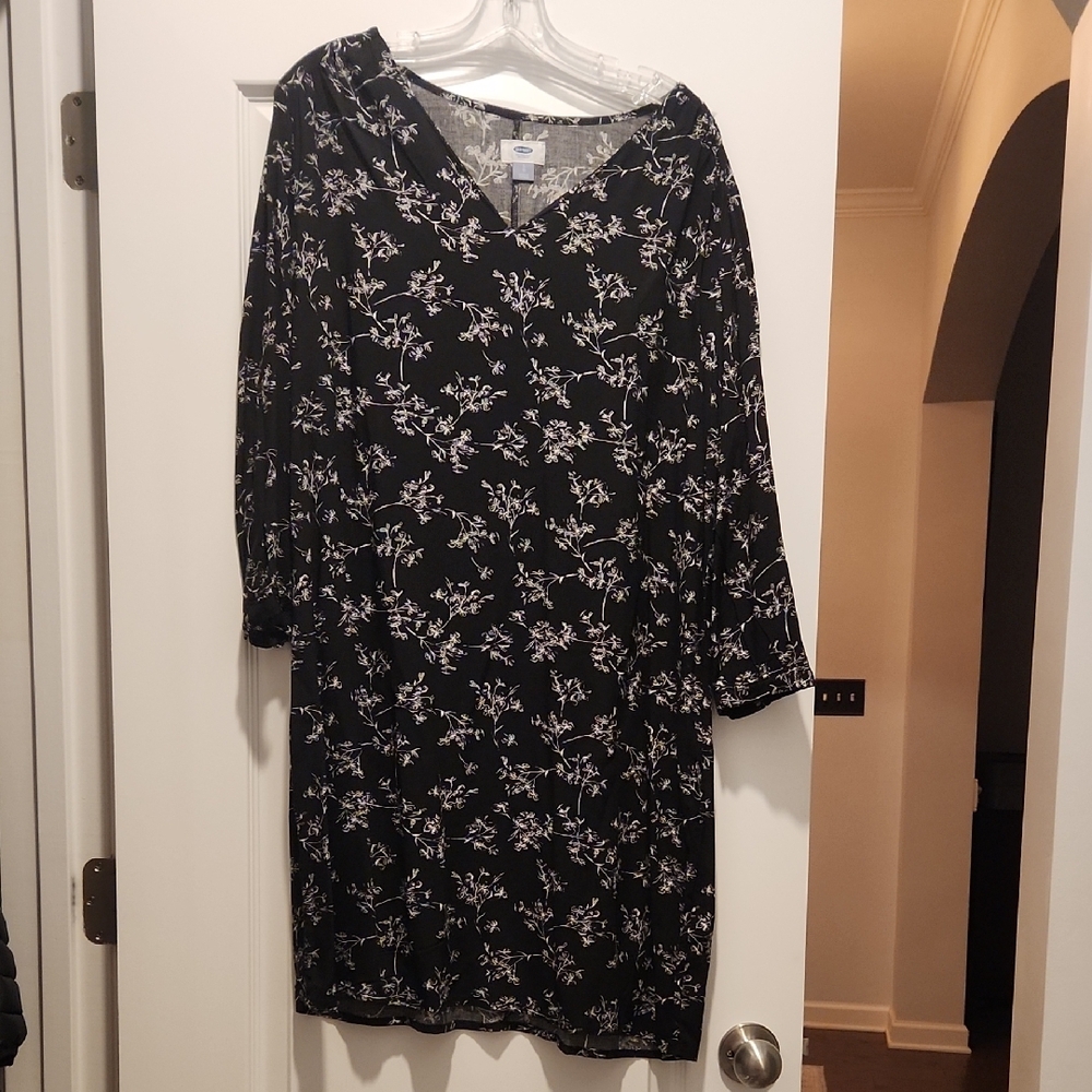 Old Navy Black Floral Long Sleeve Dress